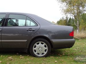 Mercedes E300 bild 18