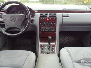 Mercedes E300 bild 67