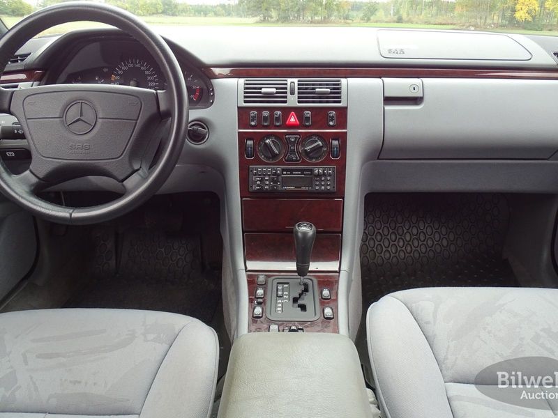 Mercedes E300 bild 67