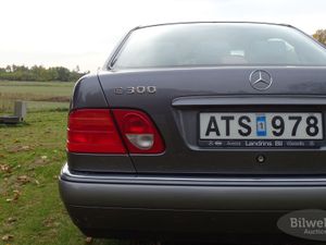 Mercedes E300 bild 26