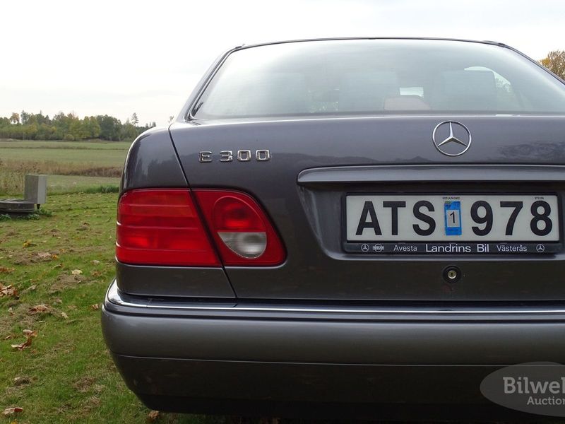 Mercedes E300 bild 26