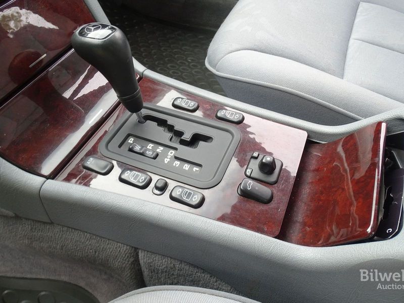 Mercedes E300 bild 46