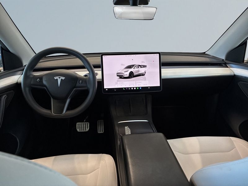 Tesla Model Y bild 8