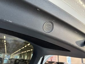Tesla Model Y bild 18
