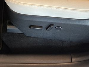 Tesla Model Y bild 20