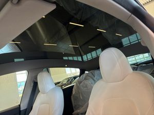 Tesla Model Y bild 19