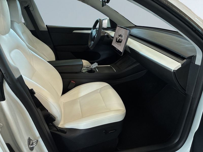 Tesla Model Y bild 10