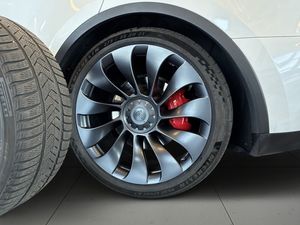 Tesla Model Y bild 14