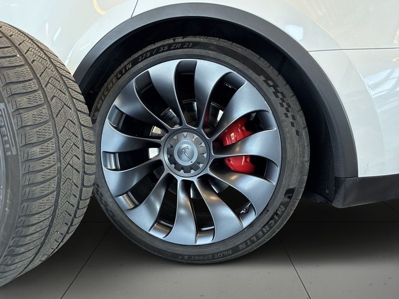 Tesla Model Y bild 14