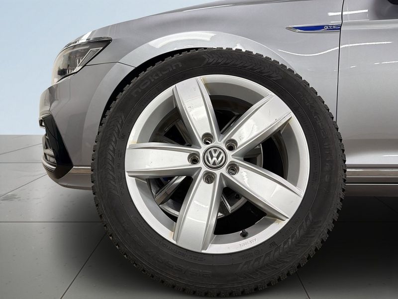 Volkswagen Passat bild 14