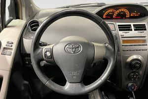 Toyota Yaris bild 13
