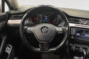 Volkswagen Passat bild 13