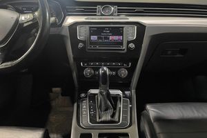 Volkswagen Passat bild 12