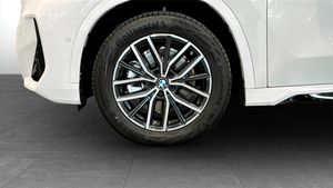 BMW iX1 bild 9
