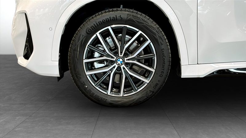 BMW iX1 bild 9