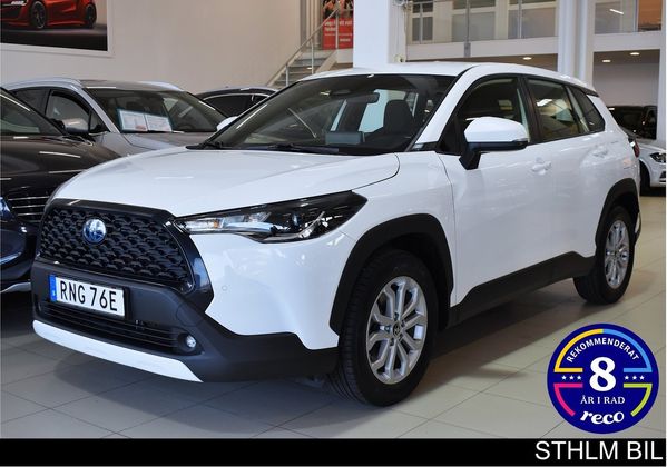 Toyota Corolla Cross Hybrid AWD-i e-CVT Active Plus Navi B-kamera BLIS Moms - 2023