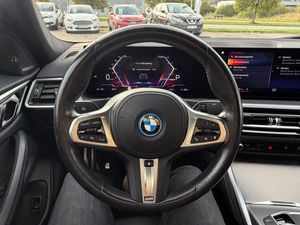 BMW i4 bild 19