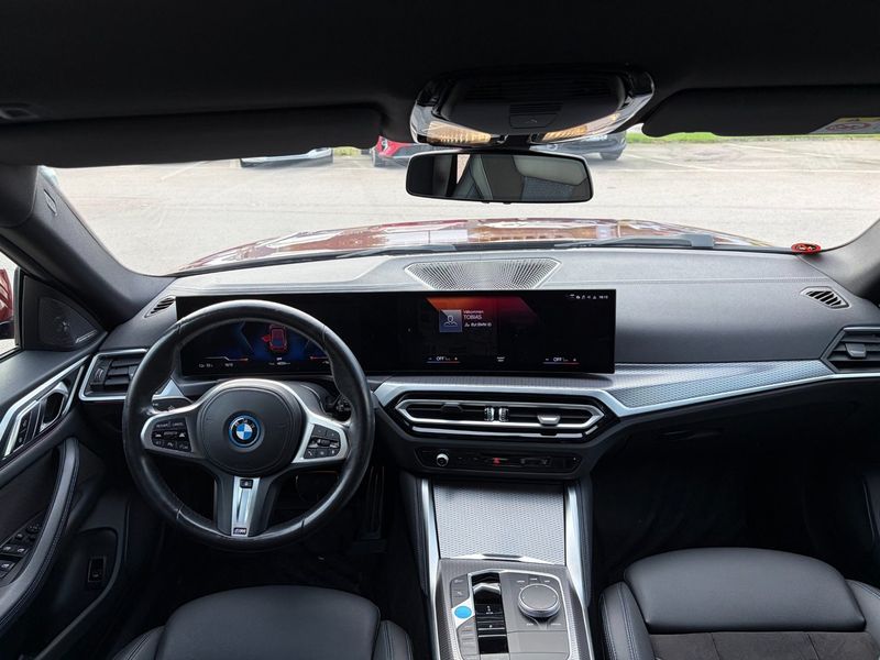 BMW i4 bild 8