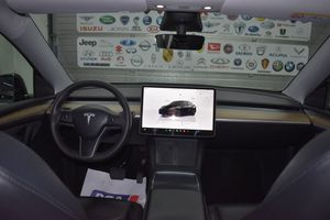 Tesla Model Y bild 10