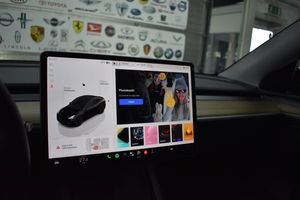 Tesla Model Y bild 17