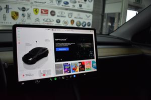 Tesla Model Y bild 16