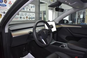 Tesla Model Y bild 6