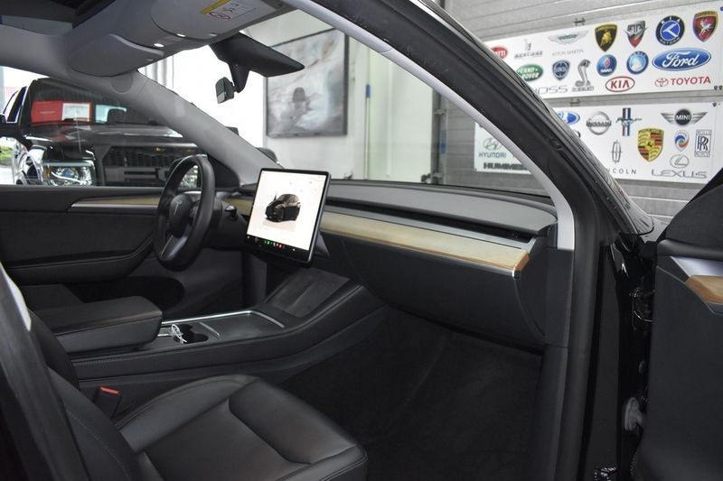 Tesla Model Y bild 7