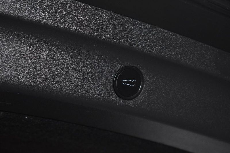 Tesla Model Y bild 21