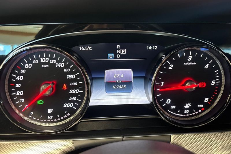 Mercedes E220 bild 14