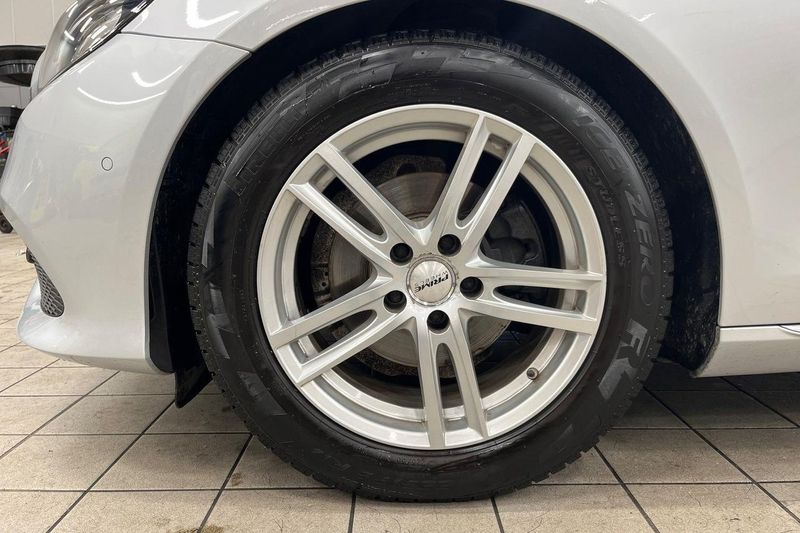 Mercedes E220 bild 10