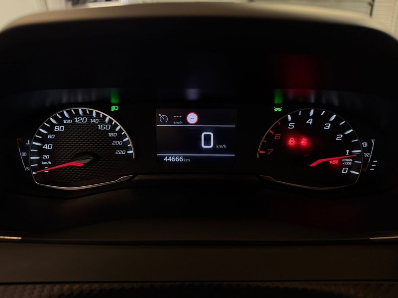 Peugeot 208 bild 10