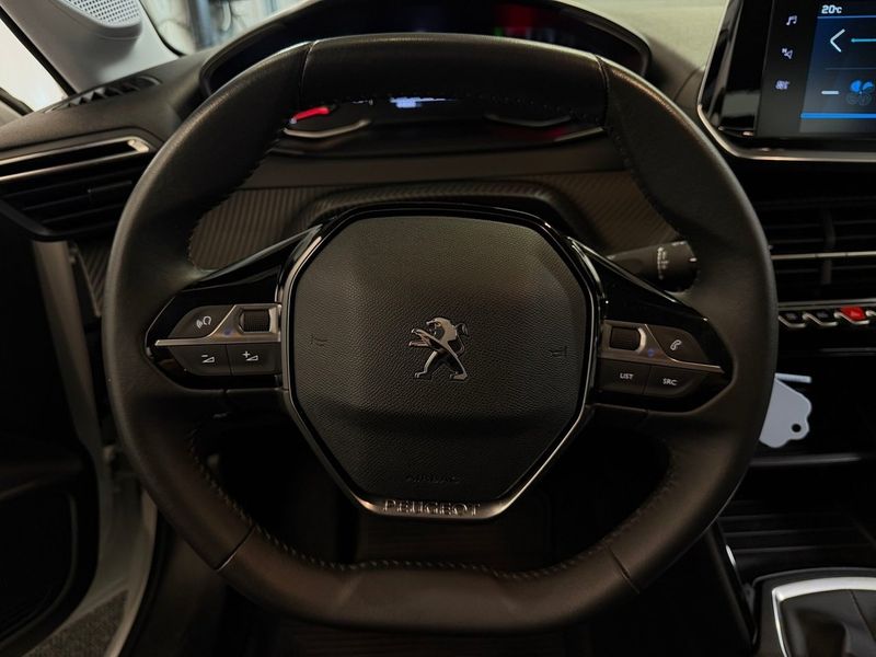 Peugeot 208 bild 8