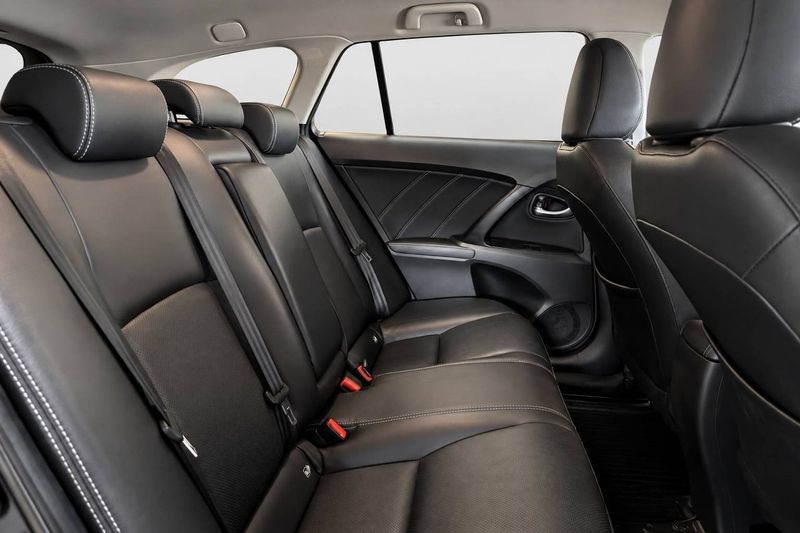 Toyota Avensis bild 11