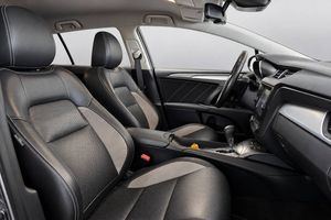 Toyota Avensis bild 12