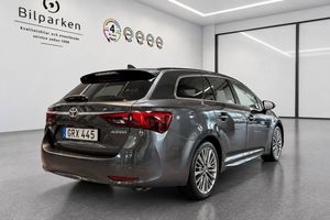 Toyota Avensis bild 2