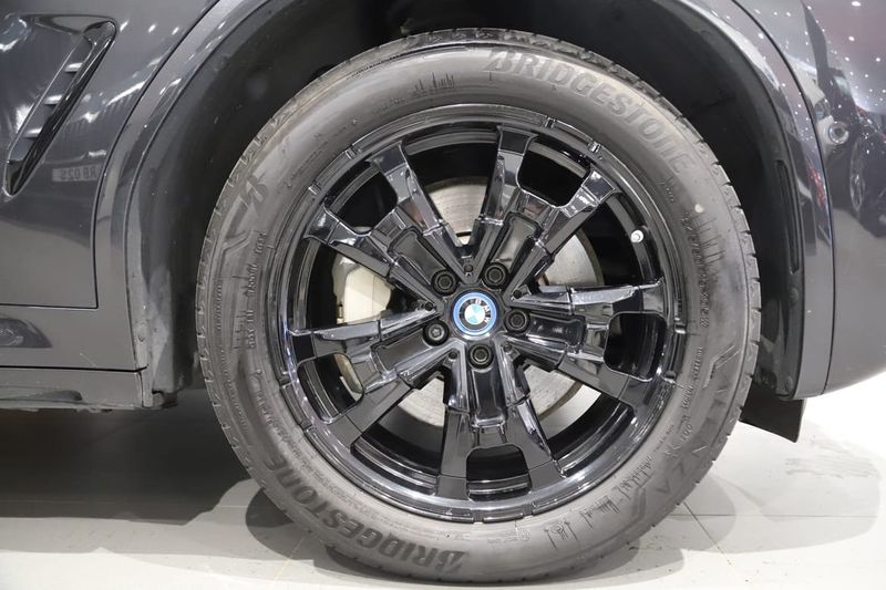 BMW iX3 bild 9