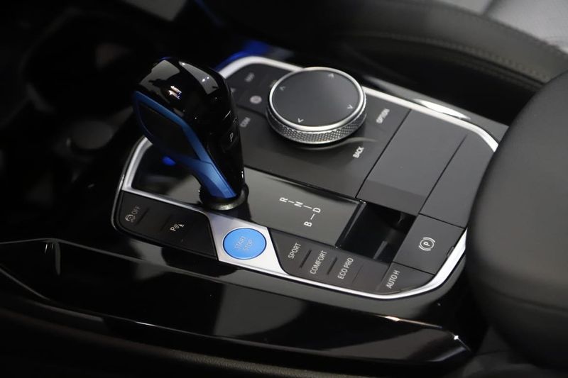 BMW iX3 bild 16