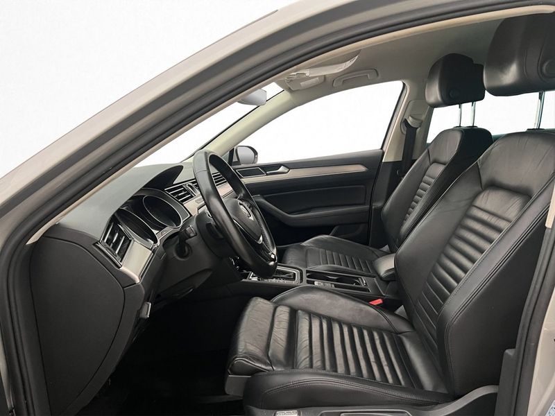 Volkswagen Passat bild 13