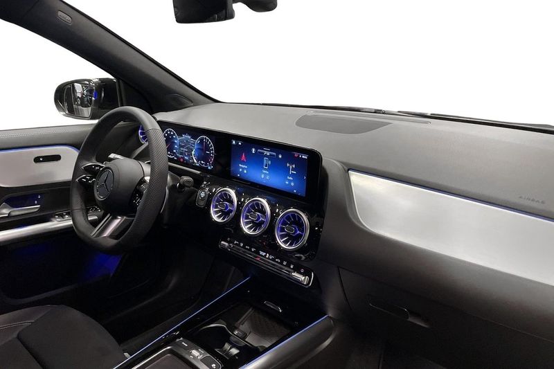 Mercedes GLA250 bild 9