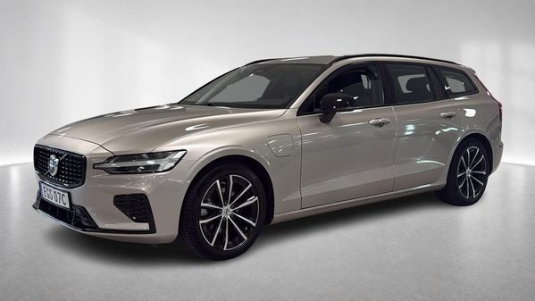Volvo V60 T6 Plus Dark Edition - 2025
