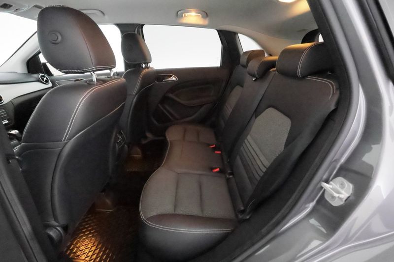 Mercedes B180 bild 13