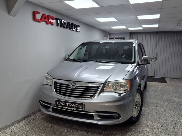Lancia Voyager 3.6 STOWN & GO 7-SITS AUTO DVD B-KAMERA DRAG 2ÄG 283HK - 2013