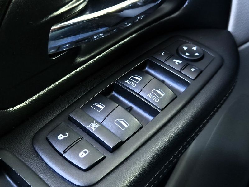Lancia Voyager bild 12