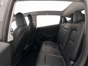 Tesla Model Y bild 18