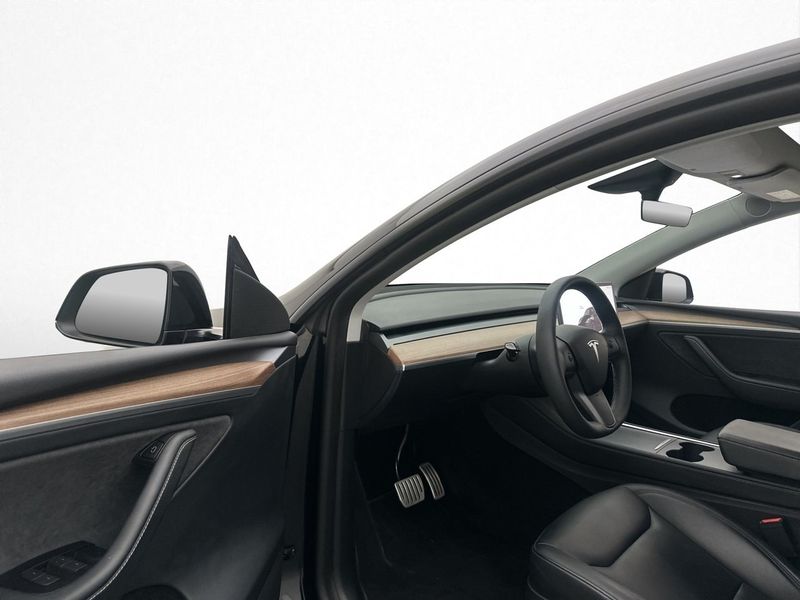 Tesla Model Y bild 12