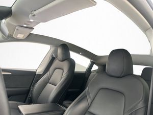 Tesla Model Y bild 17