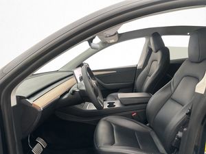 Tesla Model Y bild 13