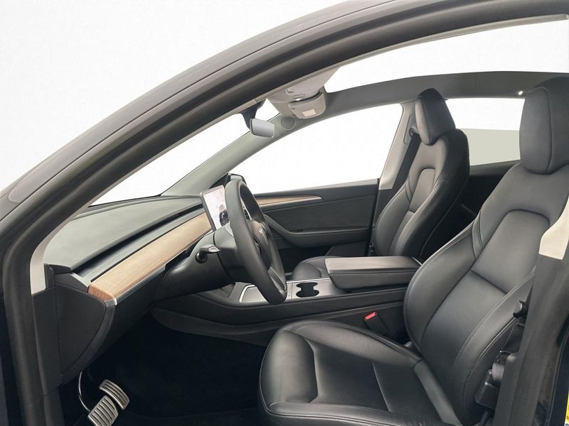 Tesla Model Y bild 13