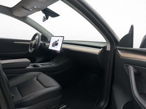 Tesla Model Y bild 16
