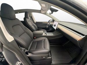 Tesla Model Y bild 12